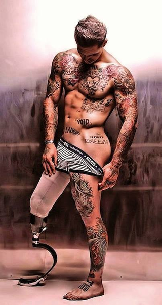 Illustration for article titled Meet the Marine Who Lost a Leg and Gained a Modeling Career